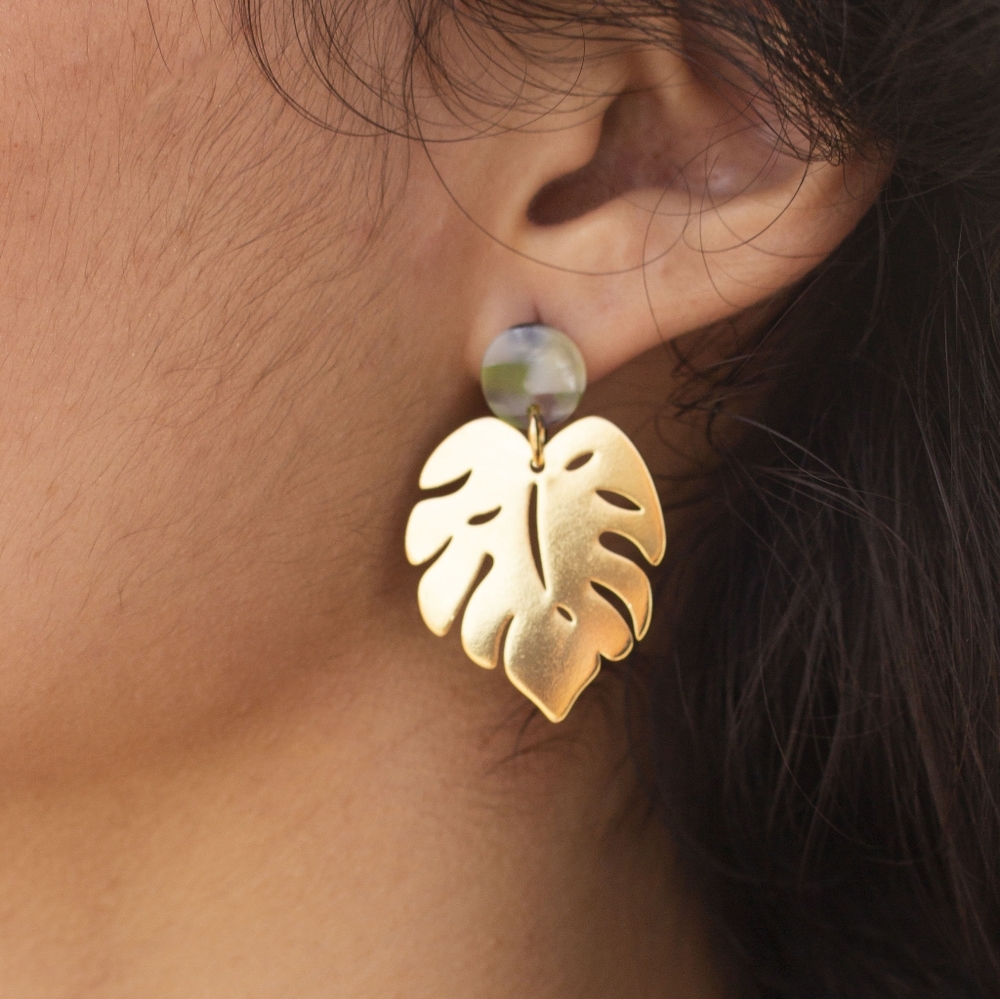 Cute Tropical Leaf Earring!